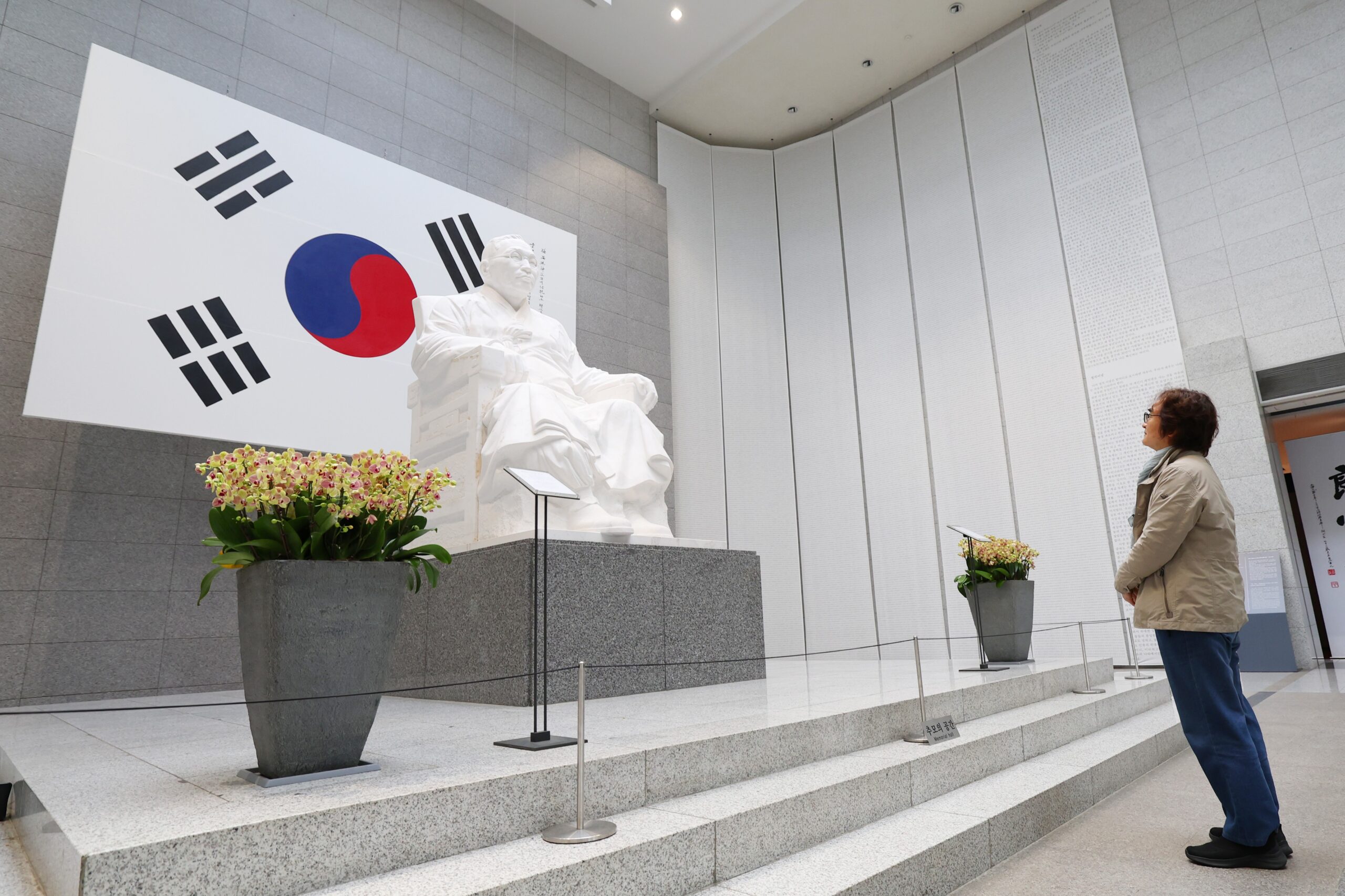 김구 안중근 AI로 되살아났다, 독립기념관 디지털 휴먼 전시관 이야기